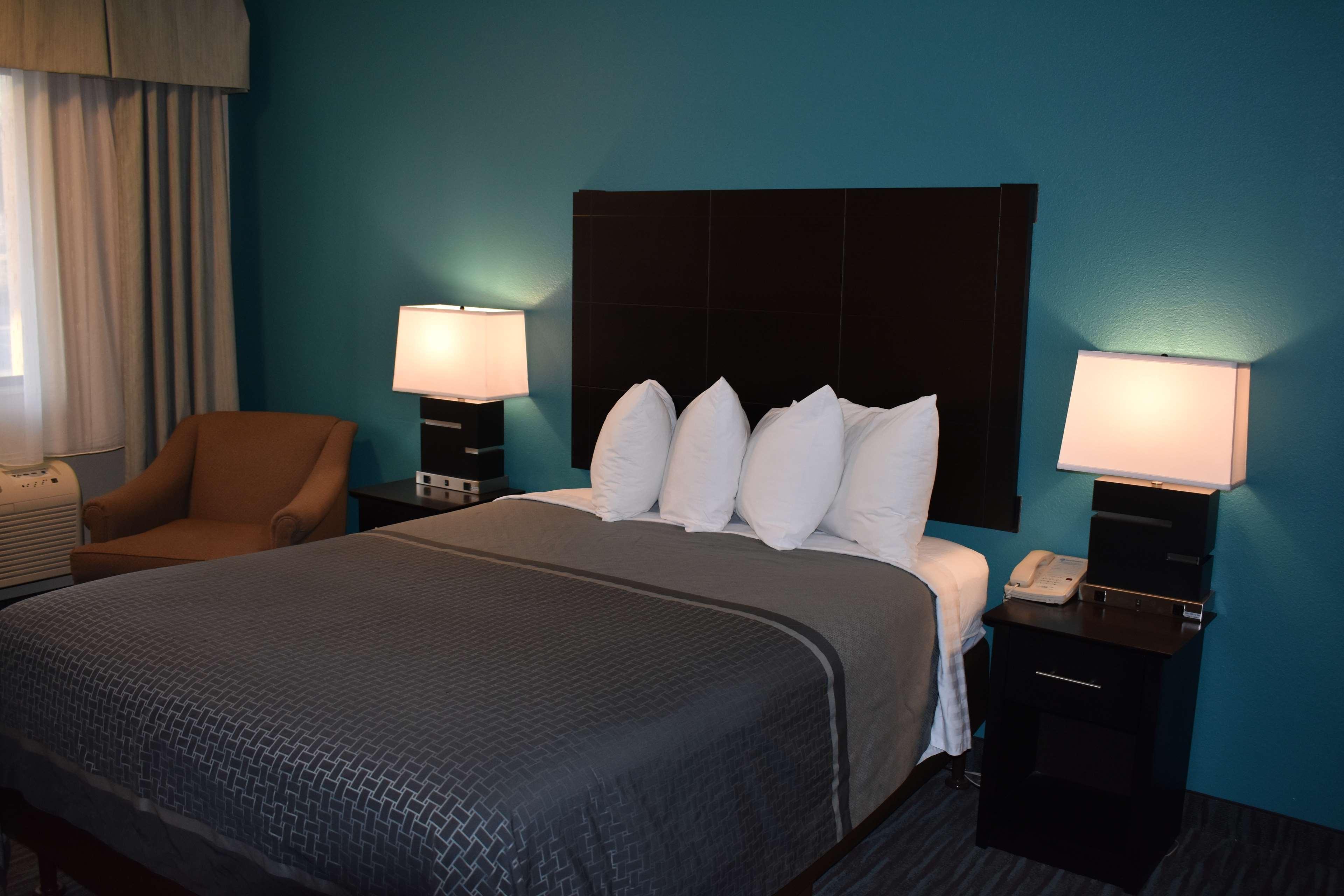 Best Western Apricot Inn Chaney Ranch Exterior photo